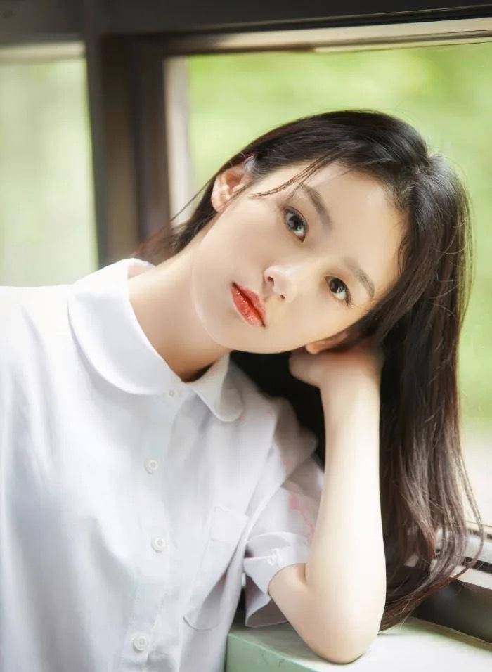 《少年的你》中魏莱太坏,可现实生活中她美得如同仙女_周也_作品_演技