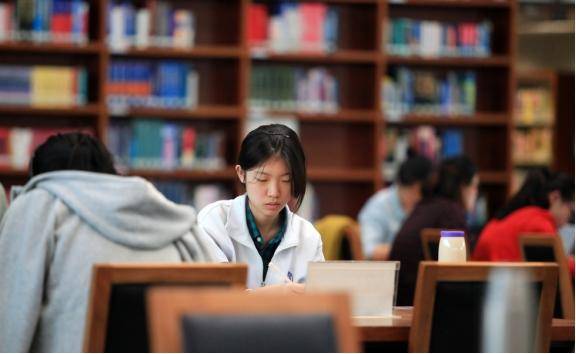 什么为什么上大学后，女大学生的颜值会有很大变化？过来人道出实情