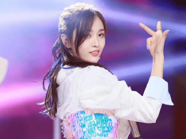 脸部明星整牙后遗症：杨幂脸部松弛，王嘉尔颧骨外扩，宋祖儿法令纹深