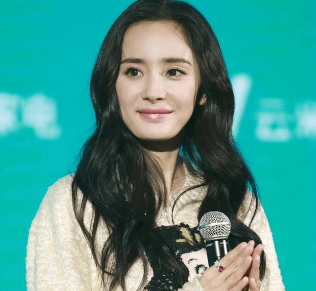 脸部明星整牙后遗症:杨幂脸部松弛,王嘉尔颧骨外扩,宋祖儿法令纹深