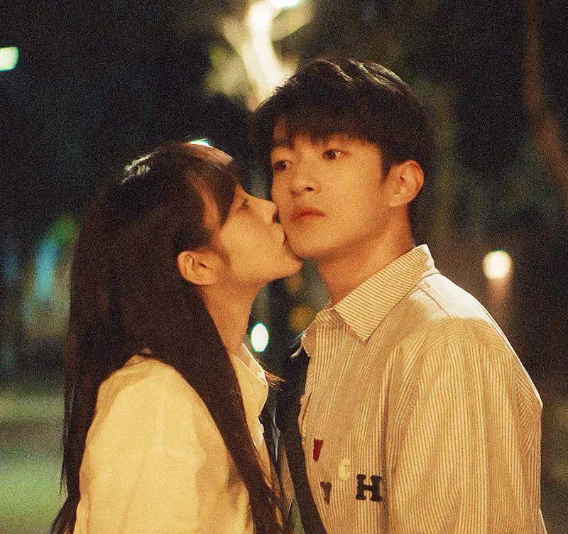 张佳宁|追完《一闪一闪亮星星》，有多少人患上了“张万森后遗症”？