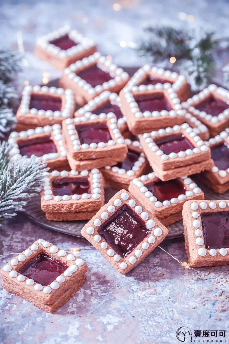 面团|焦糖香中带点辛辣味的巧克力香料曲奇配热葡萄酒果冻。
