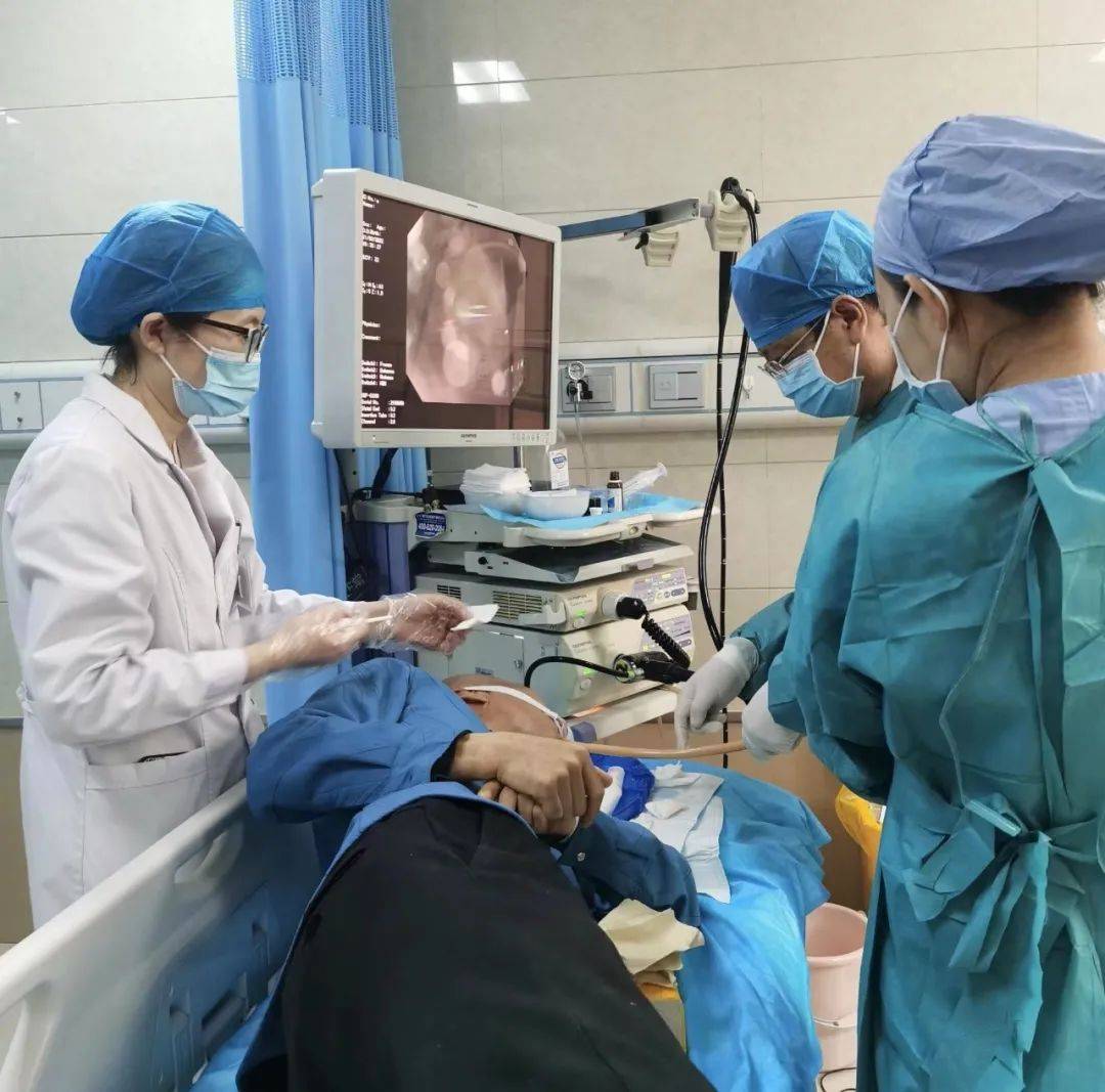 银川市第一人民医院成功完成一例内镜下食管狭窄探条扩张术