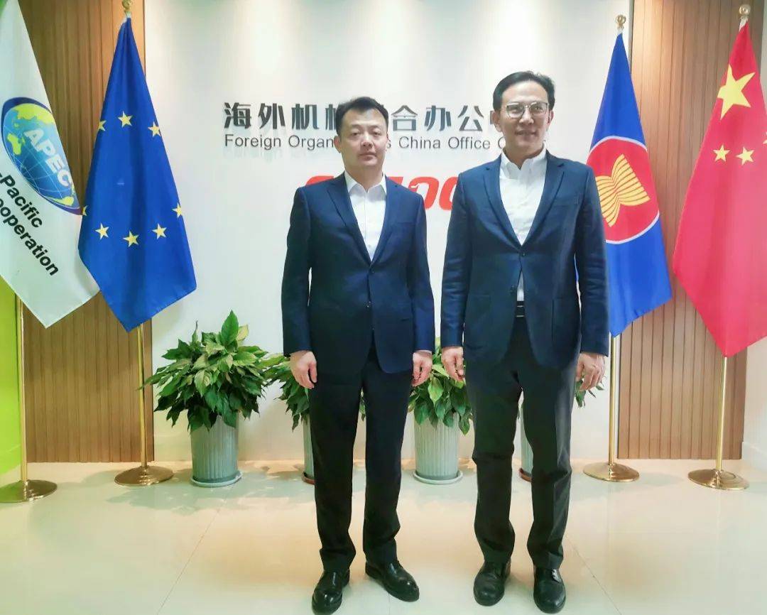 天桥区副区长张小帆一行到我中心走访调研