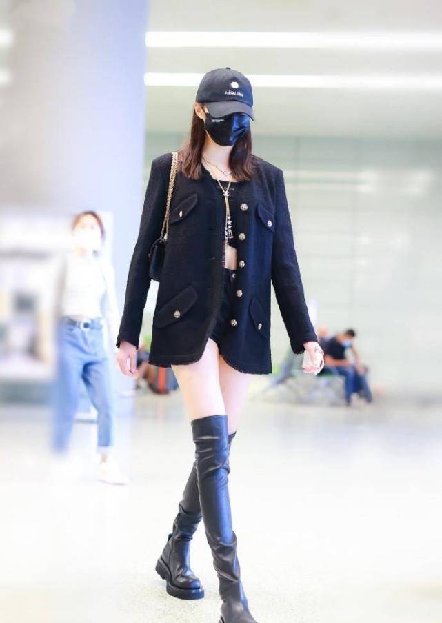 廓形 早春穿西装就要来点不一样的！掌握这几个搭配小技巧，让你更出众