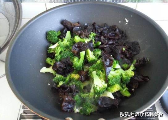 美食它是“天然褪黑素”隔三差五吃一次，美白祛斑，素颜出门也很美