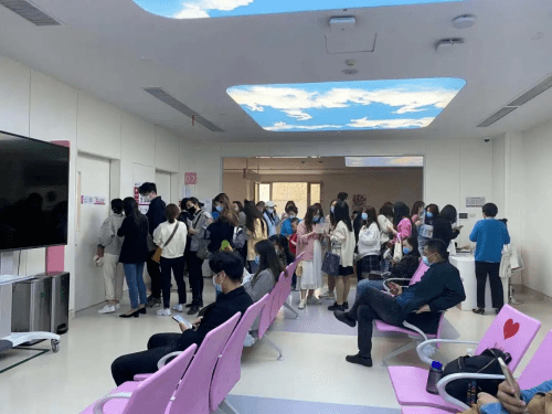 医学西安国际医学中心孙峰医生：用自身经历践行慧眼识君 不负卿心