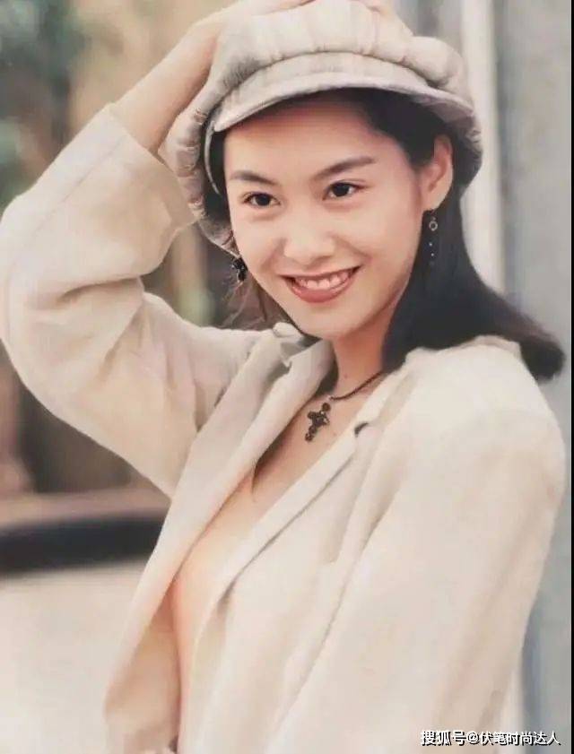 年代 复古风回潮,那些惊艳了时光的90年代港风穿搭,到底有什么魅力