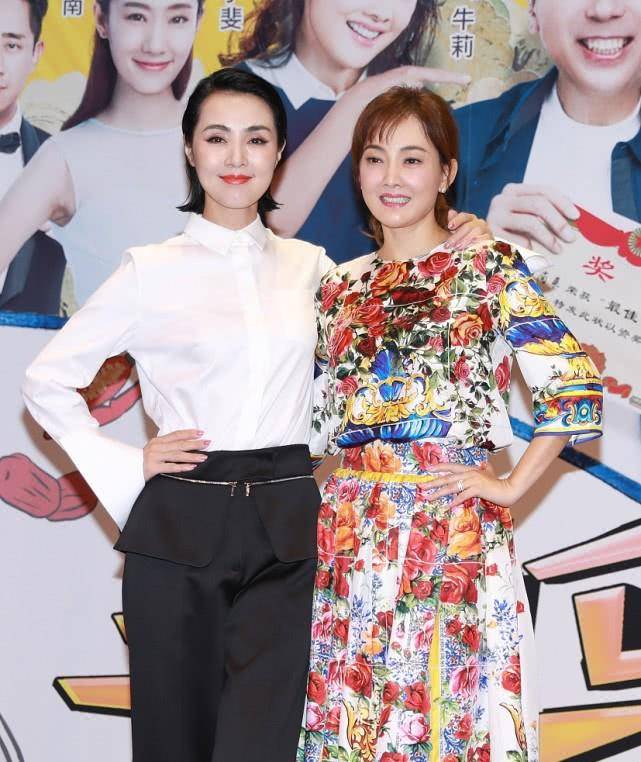 姜宏波 姜宏波气质大方，容颜不改身材依旧时尚，47岁却依旧单身