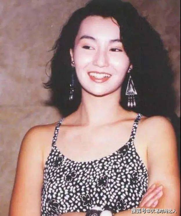 年代 复古风回潮,那些惊艳了时光的90年代港风穿搭,到底有什么魅力