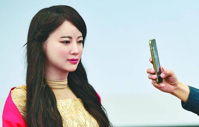 原创女性机器人流行上市做工逼真但却遭女性抵制为什么呢