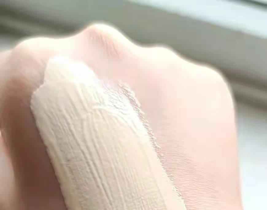 官宣最近大热的3款“粉底液”测评，优缺点都说明白了，照着买不会错