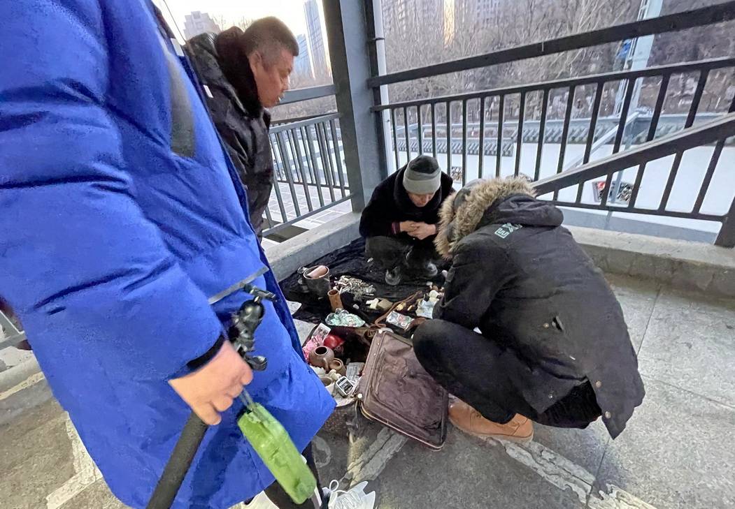 沈阳|旧货摊买相册：这么宝贵东西怎流入古玩市场，能帮它们找到主人吗