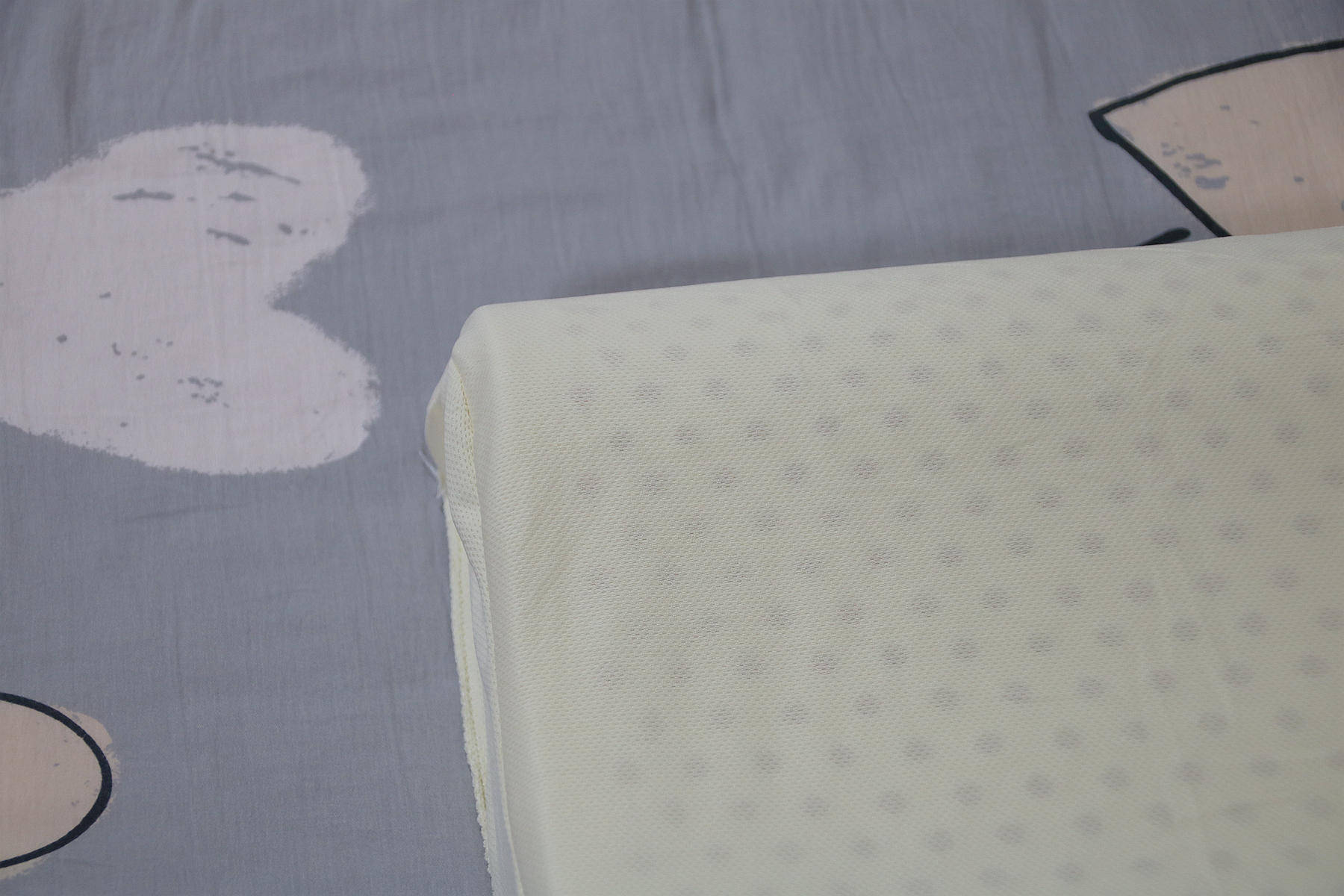 质量比较好的睡眠枕头 68d5bd9f70c6455da5a19d89866536b8.jpeg