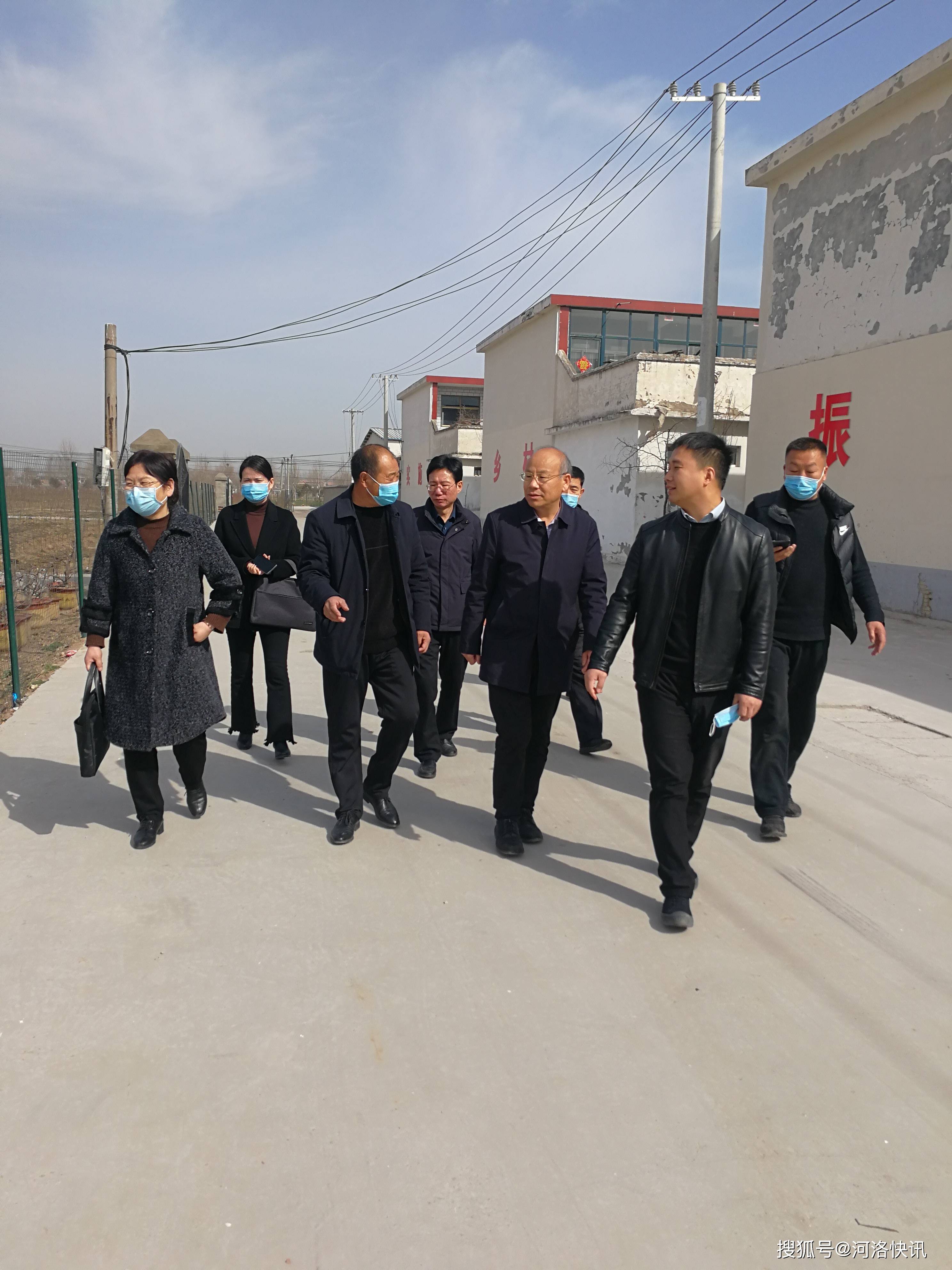 九三学社鹤壁市委赴浚县水峪新村调研乡村振兴工作