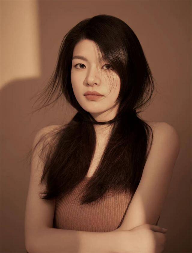 姐妹韩国也不流行一字眉了？全智贤、孙艺珍都换上了毛流标准眉，好美