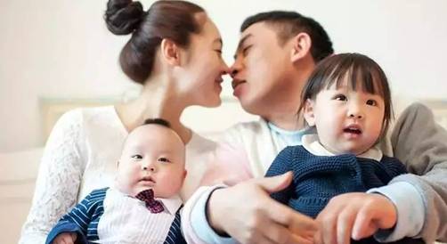 内心|二胎家庭如何“和平相处”，取决于大宝，那些偏心的难怪家庭不和