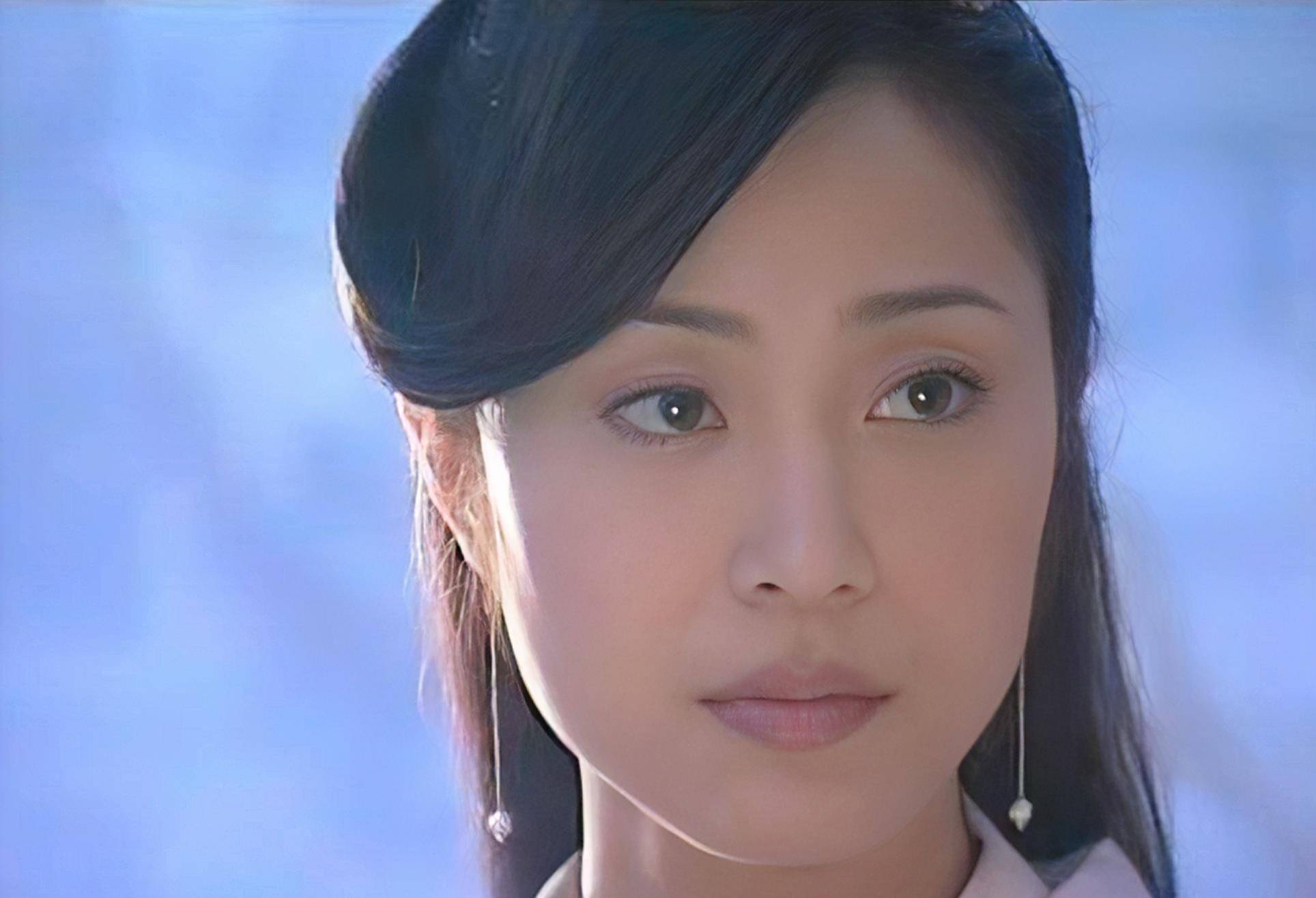 风南燕是《新楚留香》中玄冰宫大弟子,她穿着一身