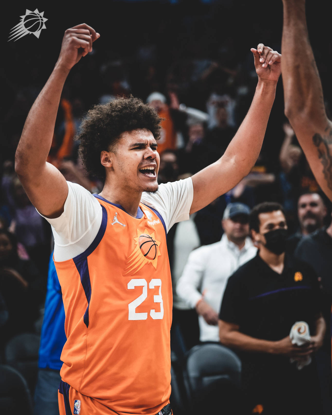 26岁的卡梅伦-约翰逊已经在联盟打了第三个赛季,本赛季他是太阳的替补