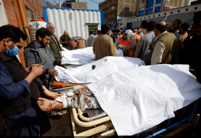 巴基斯坦爆自杀式炸弹袭击 56死194伤 尸横遍野 全城哭声漫天_爆炸