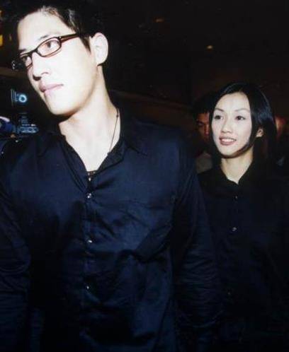 蒋友柏带庄涵云与长辈聚餐两人一起返回住处同居3年感情稳定