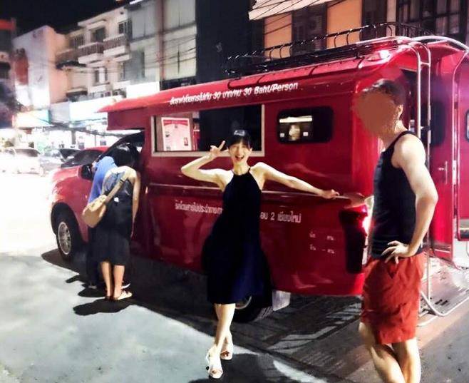 黑色Papi酱产后首晒全家福，素颜出镜脸色蜡黄老10岁，吐槽坐月子太累