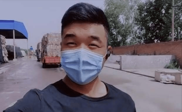 垃圾堆长大的刘阿楠拒绝400万年薪被千万粉丝催着捡破烂