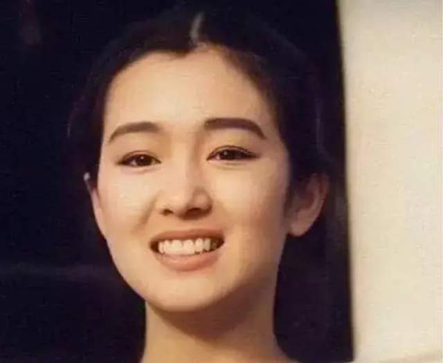 方脸别再追求“瓜子脸”了，这几位明星告诉你，方脸也能美丽大气