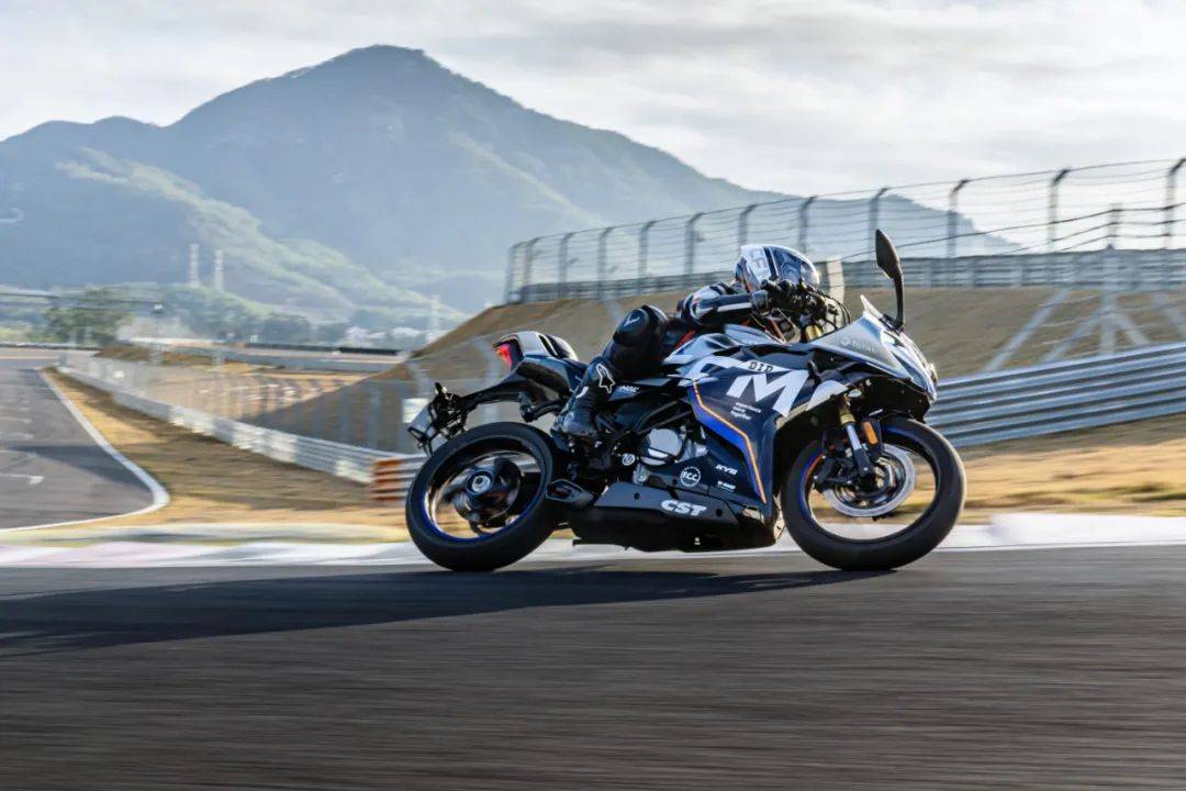 真涨价吗21980元全新250sr赛道版my22满配上市