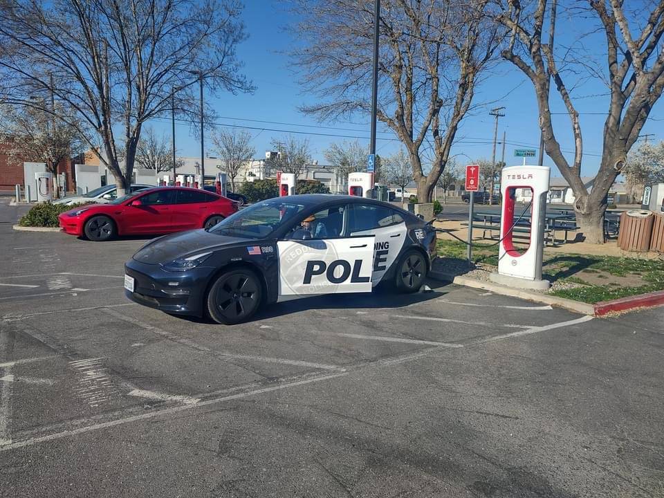 特斯拉model3成功加入美国加利福尼亚州雷丁市警察局车队