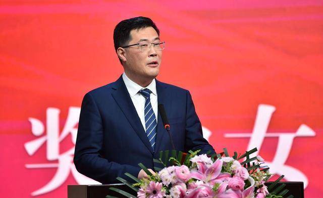 江苏汤沟两相和酒业有限公司党委书记,董事长朱耀汇,江苏省体育局办公