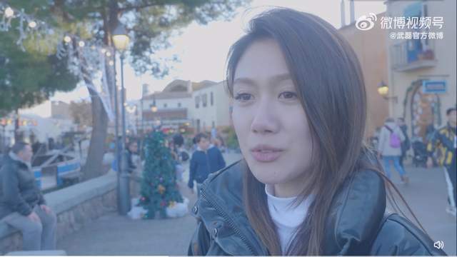 武磊国足西班牙人两头跑,美丽妻子独自一人在家照顾儿女_仲佳蓓_生活