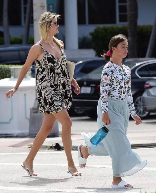 印花上衣配阔腿裤真土,虎背熊腰太壮实_阿拉贝拉_时候_色彩