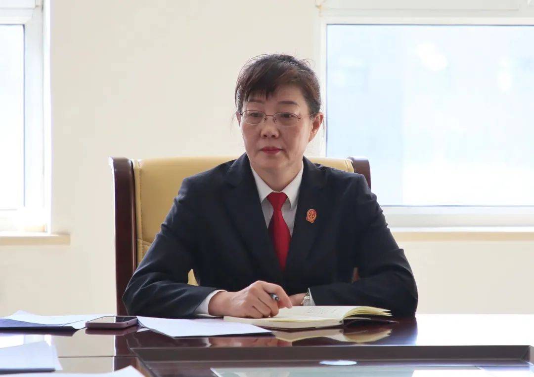 贾秀玲同志以普通党员身份参加忻州中院第九党支部专题组织生活会