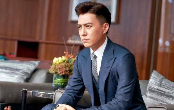 剧情|李小冉被曝启动新剧，再度回归情感剧，看到男主：热播剧没跑