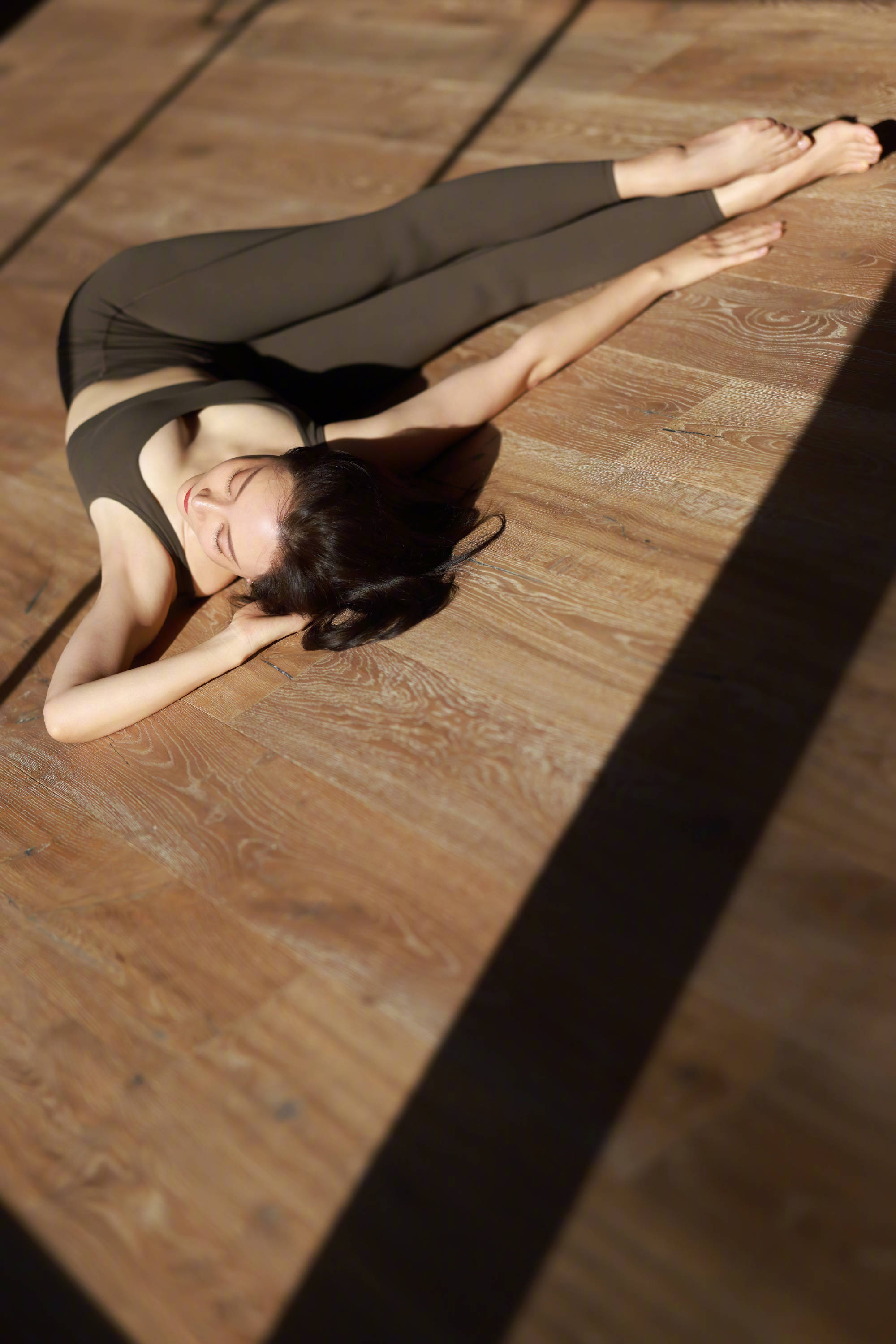 事实上,陈数之所以有着如此好的状态,相信与她持之以恒地修习瑜伽有关