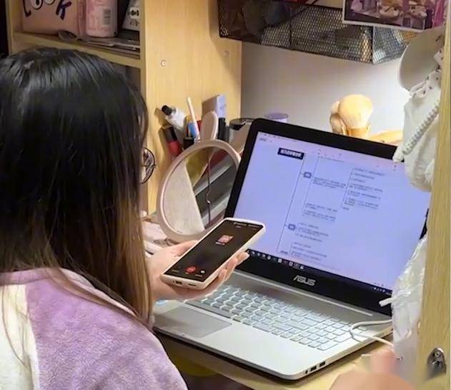 一女大学生与男友吵架落下风,用思维导图整理头绪,男方毫无招架之力