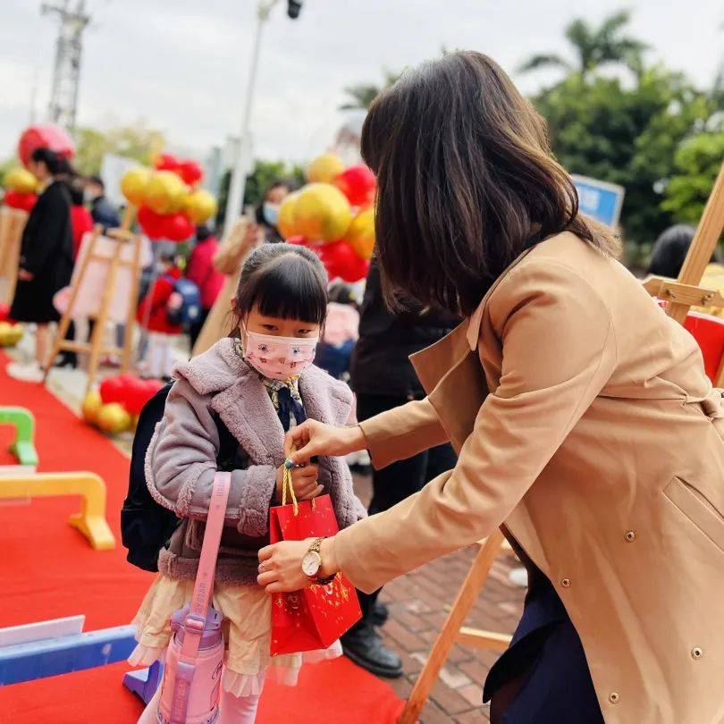 国风雅韵礼润童心广东东莞虎门中天悦府伟才幼儿园开学典礼活动