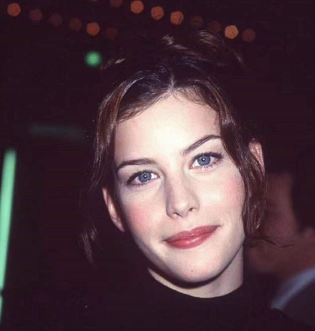 了十多年生父的童年时光,本以为丽芙会因此责怪babe buell和史蒂芬,但