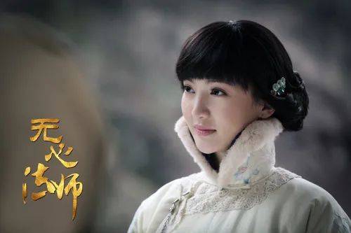 下巴5位“换头”成功付出代价的明星，鞠婧祎满脸硬伤，杨幂总是脸垮