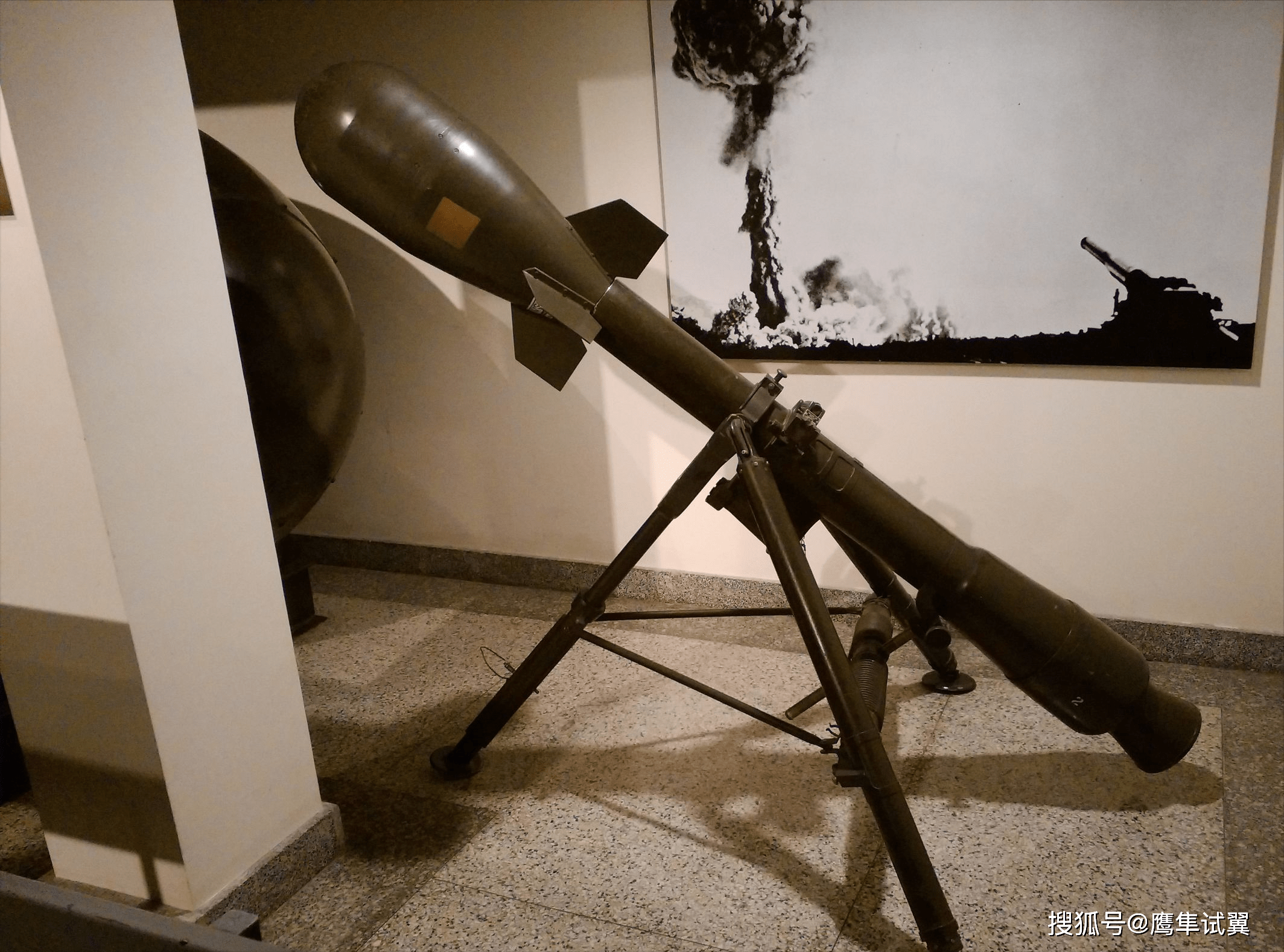 120mm火箭筒图片