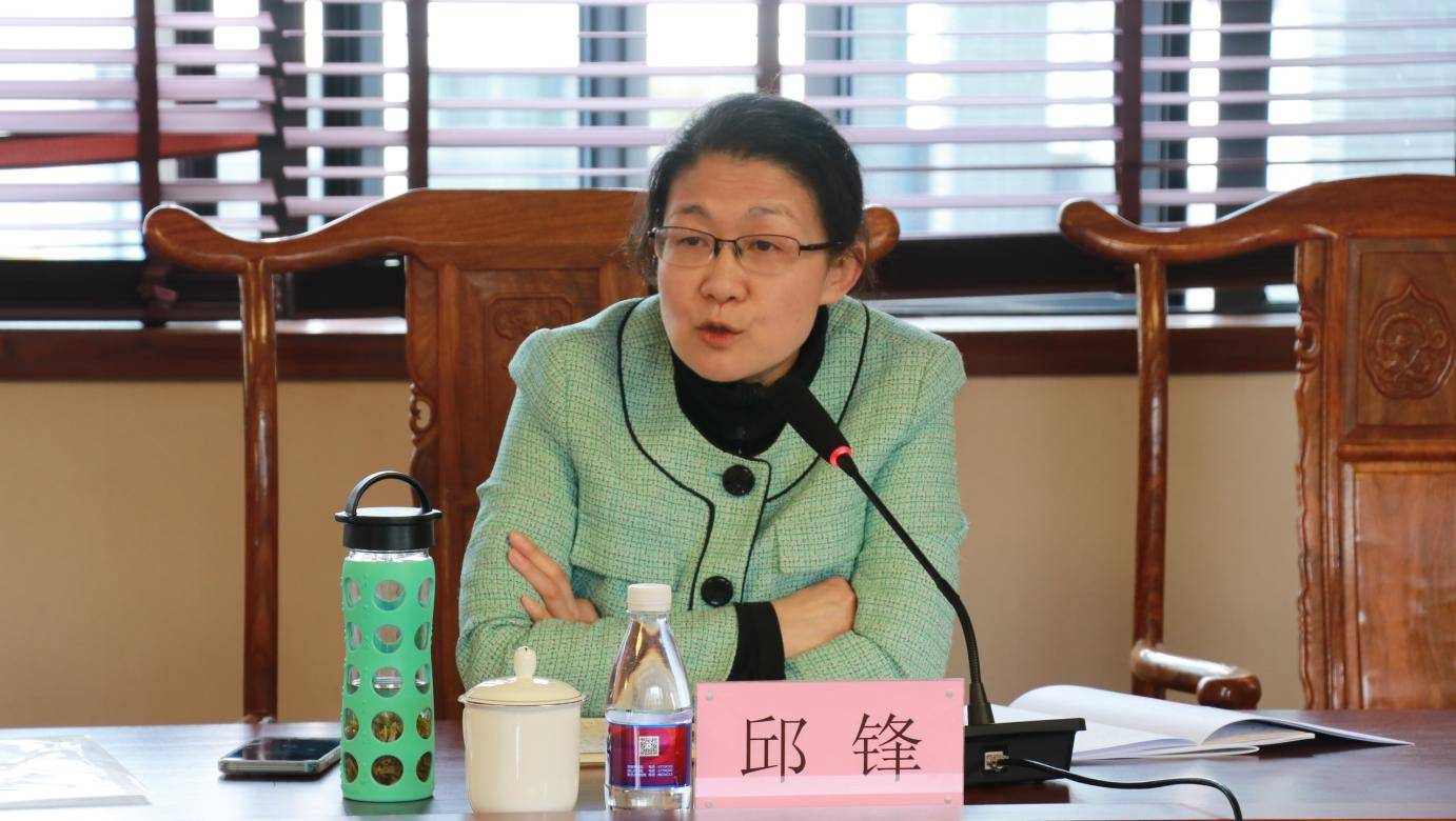 正教授级教师,浙江省英语特级教师邱锋在江北区持续打造教育强区的