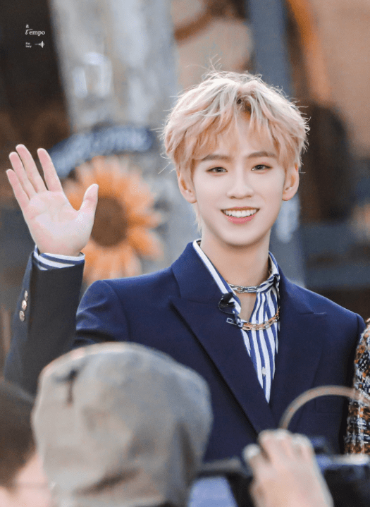 余景天罗一舟跟李宇春合作,演绎《闭嘴跳舞》,这预热不火都难!插图12