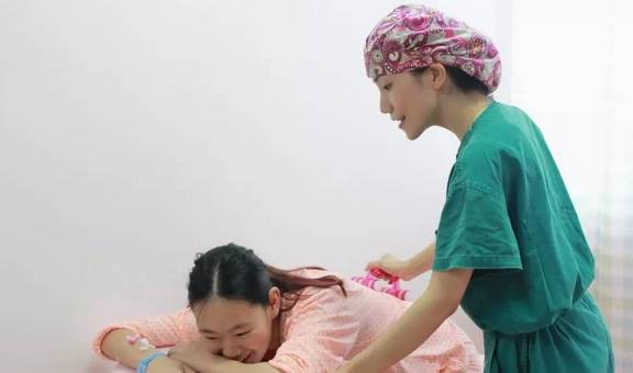 男性该不该有育儿假？日本韩国鼓励生育出奇招，缓解产妇的困境-家庭网