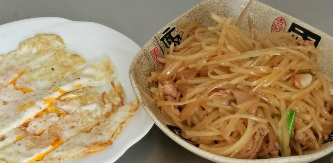 加入适量|家常早餐卷饼,不揉面不擀面,营养美味吃法多,做法还简单