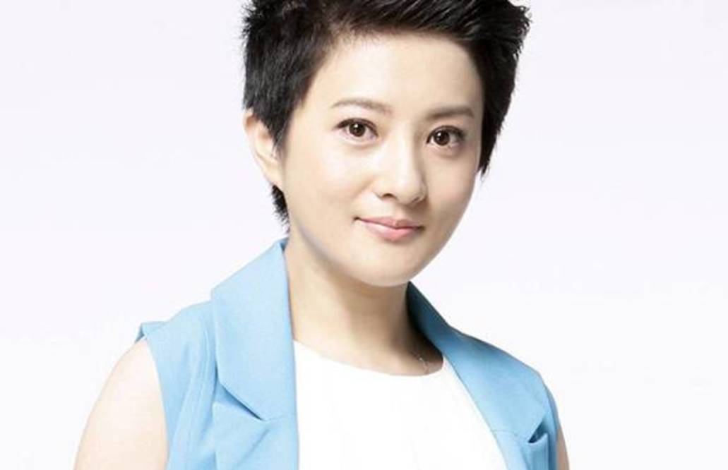 其他酱油角色,都是琼瑶剧熟人《无敌县令》里面饰演王爷的演员曹秋根