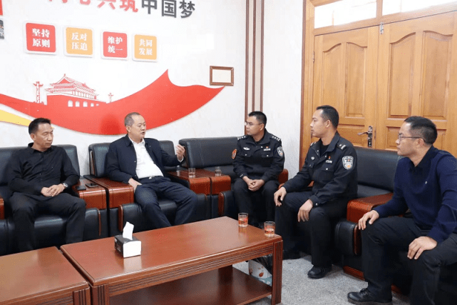 3月8日,由保山市人民政府副市长,市公安局党委书记,局长赵南方,市人民