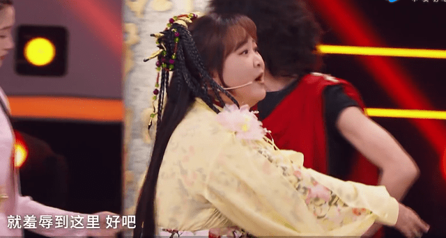 卫视|《王牌对王牌》沈腾念错浙江卫视，贾玲配合打得好，关晓彤又美了