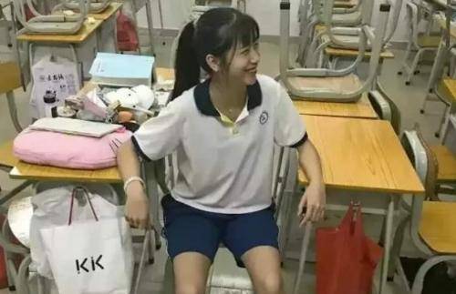 角落里|初中晚自习时女生觉得很仙的3个行为,其实特low,男生贼反感