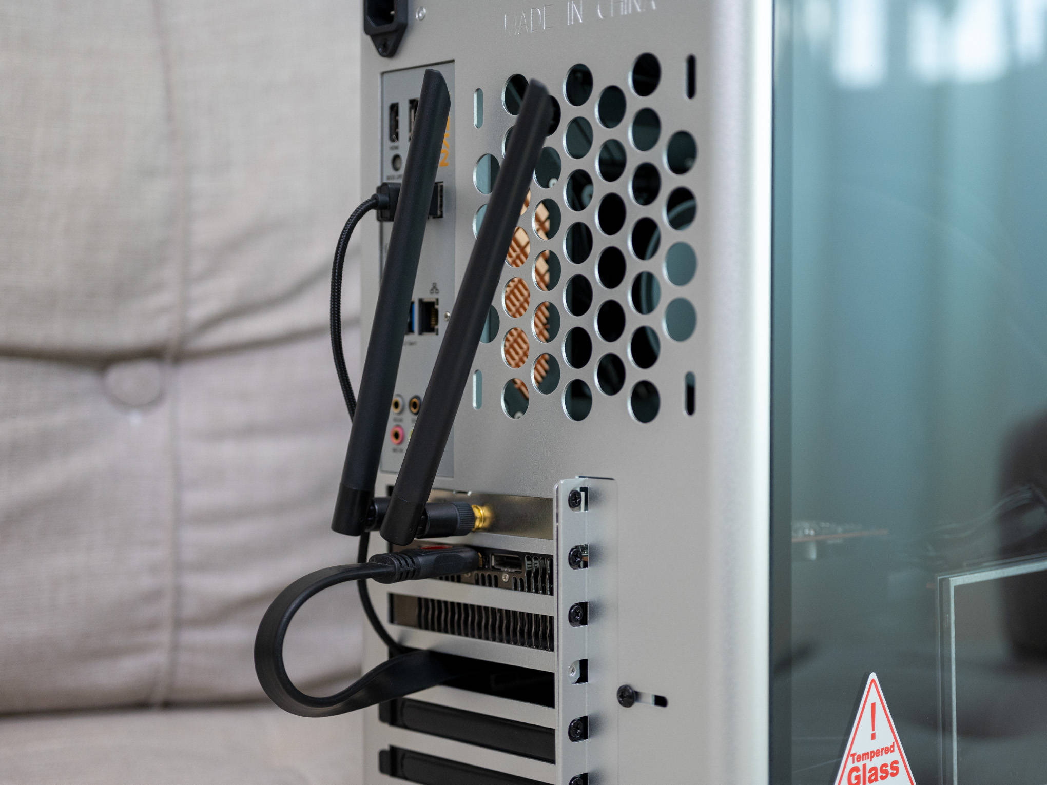 七彩虹z690黑苹果主机打造记乔思伯d40机箱恩杰数显水冷